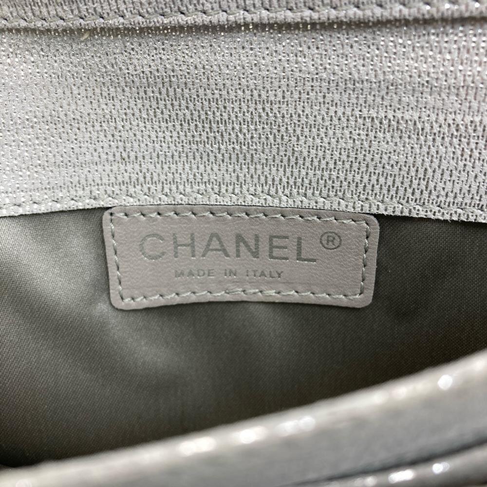 CHANEL Silver Shoulder Bag - Picture 6 of 10